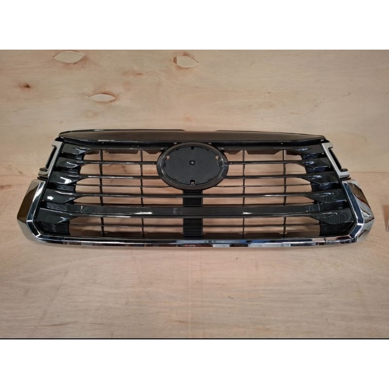 Grille grill gril Radiator Mobil Toyota Innova reborn 2020 2021 original