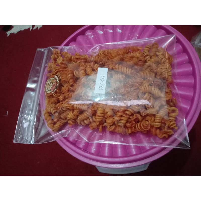 

Makaroni spiral kriwil pedas mantap