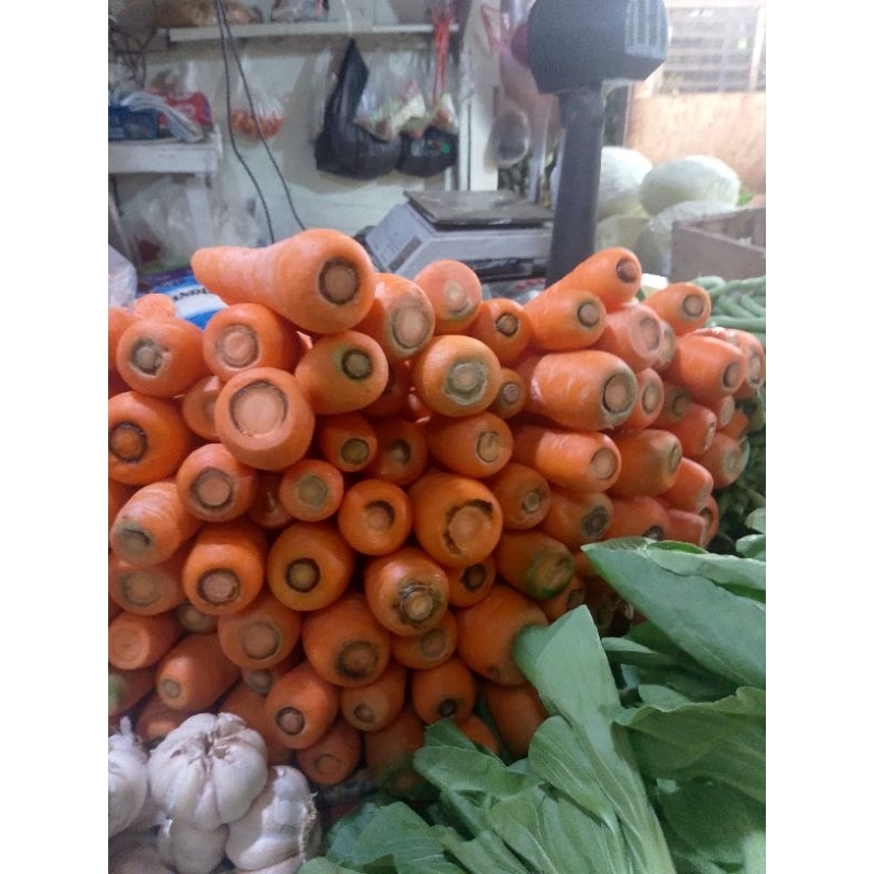 

Wortel sayuran segar