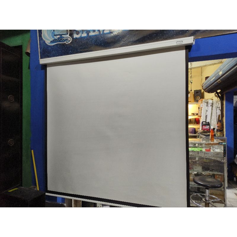 Layar Proyektor Tempel Dinding Tarik