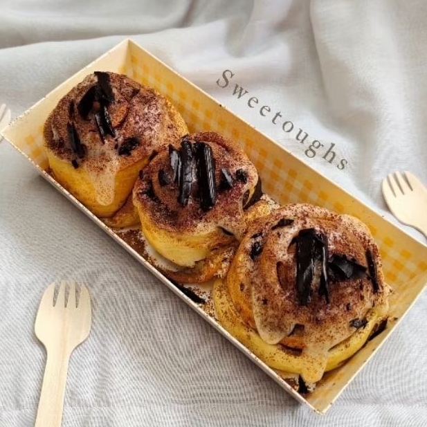 

Choco Hug cinnamon rolls by Sweetoughs