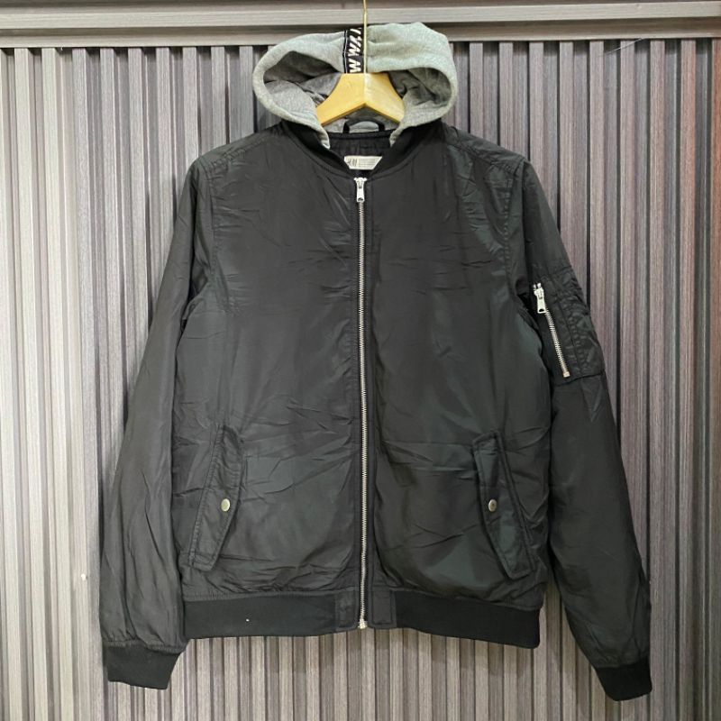 Preloved jaket pria H&M ,jaket cowok ,jaket bomber
