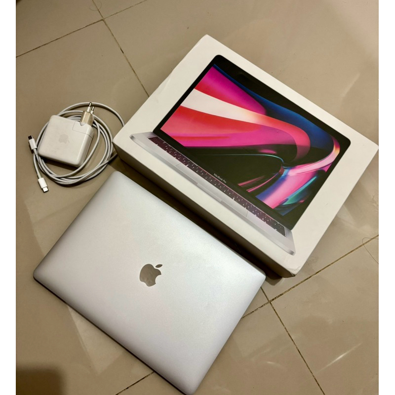 macbook pro m2