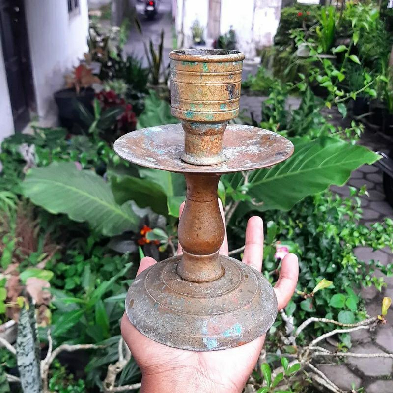Tempat lilin kuningan antik vintage