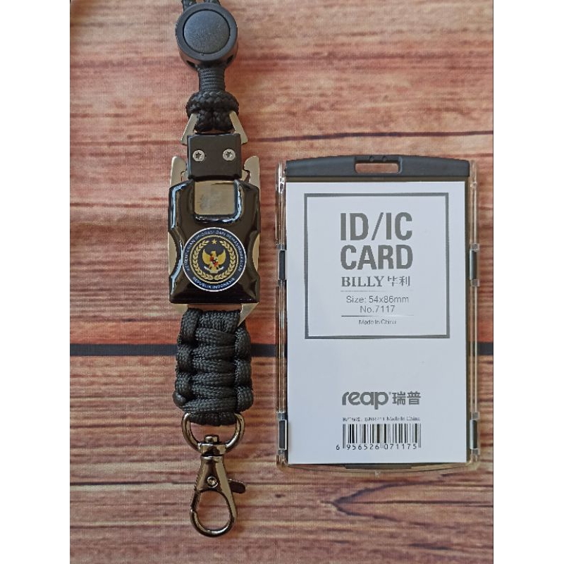 

Kalung Id card Logo KEMENTRIAN IMIGRASI DAN PEMASYARAKATAN Lengkap Dengan Case Holder Id