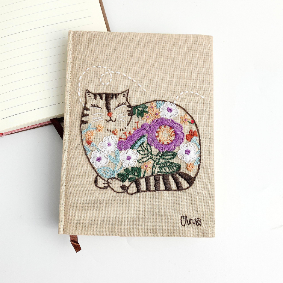 

CAT BOOK EMBROIDERY