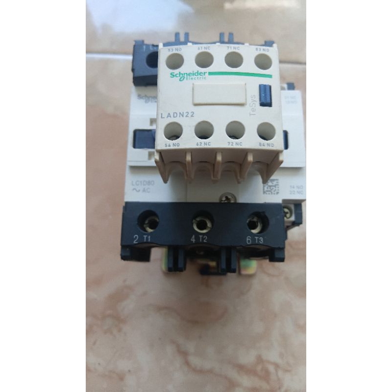 kontaktor sehniider LC1 D80 135 amper/koil DC 48V 220VAC siap pakek