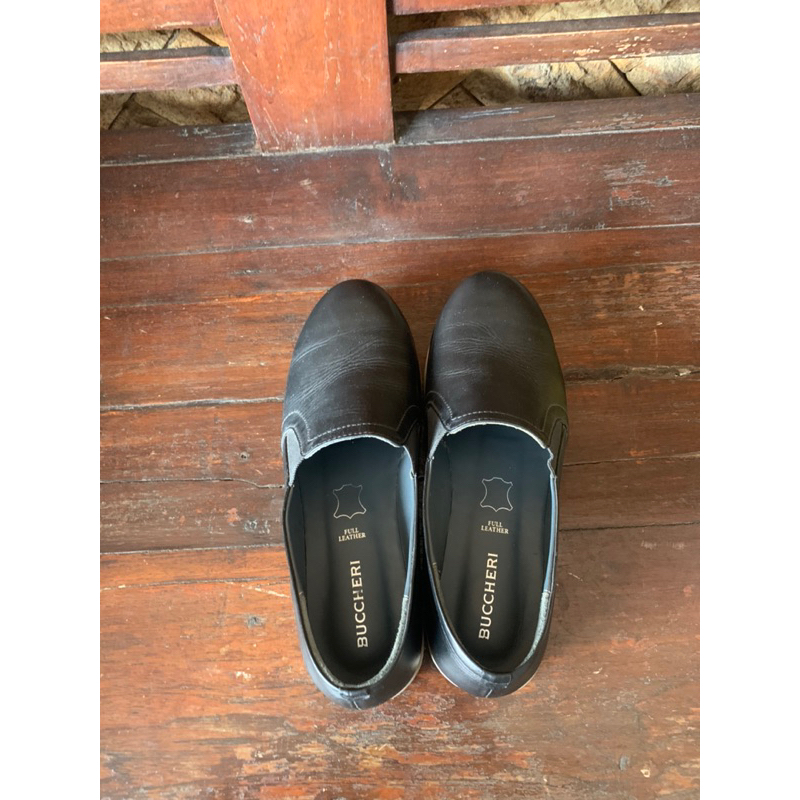 Sepatu kulit asli  wanita Buccheri