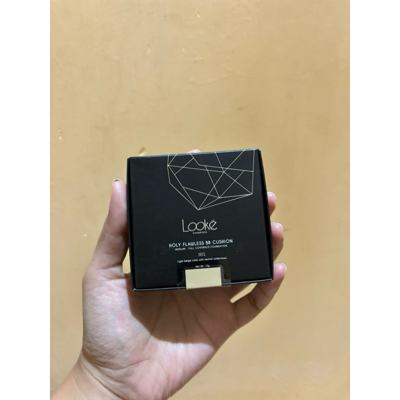 preloved looke cushion iris