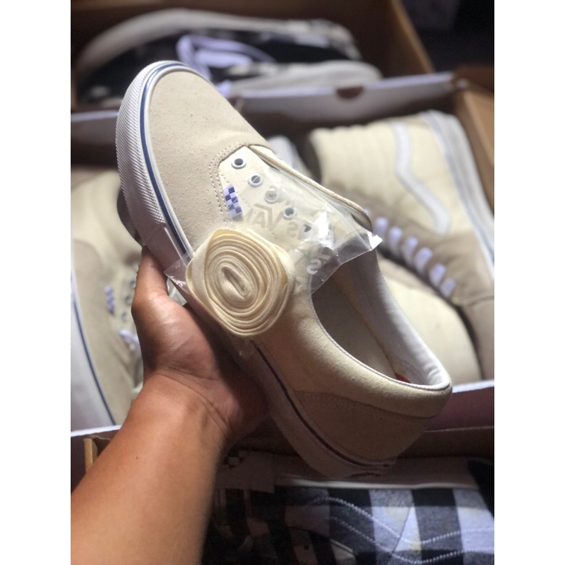 EX DISPLAY PT NAVYA VANS ERA SKATEBOARDING WHITE ORIGINAL RESMI STORE