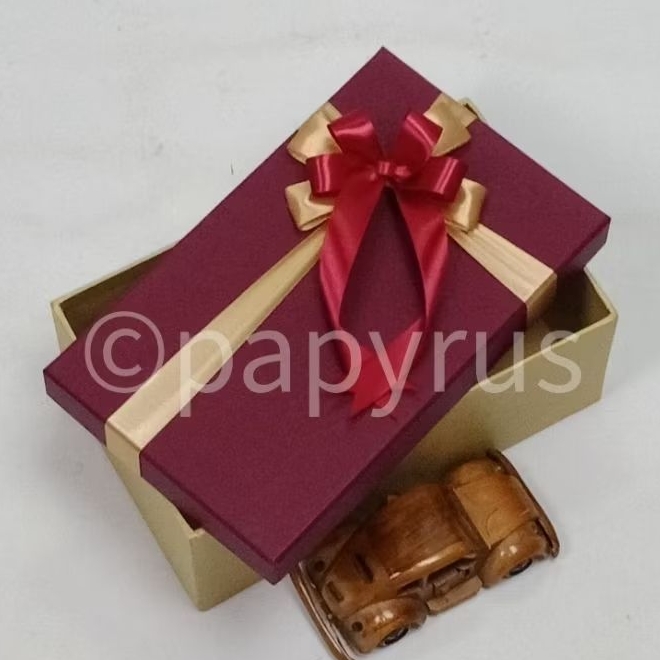 

PAPYRUS Kombinasi 15x25 Tinggi 10cm Kotak Kado Gift Box Hadiah V1