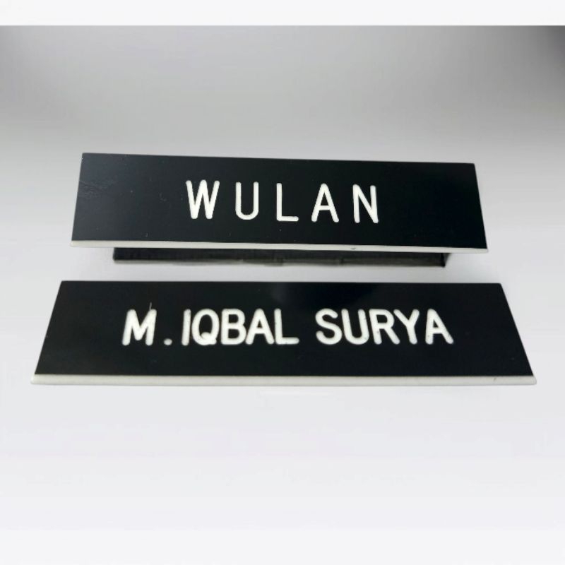 

Papan Nama Grafir Glossy