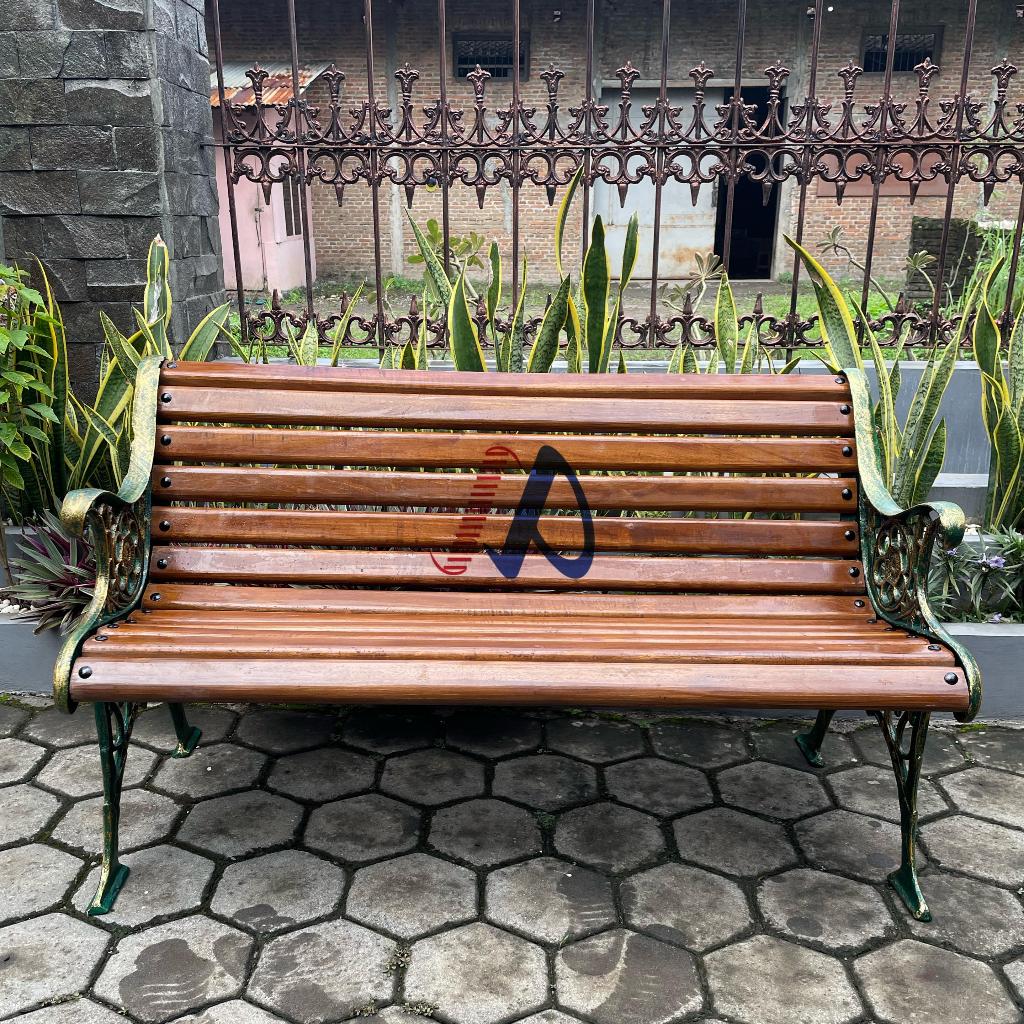 Kursi Teras besi Mix Kayu Outdoor Proll