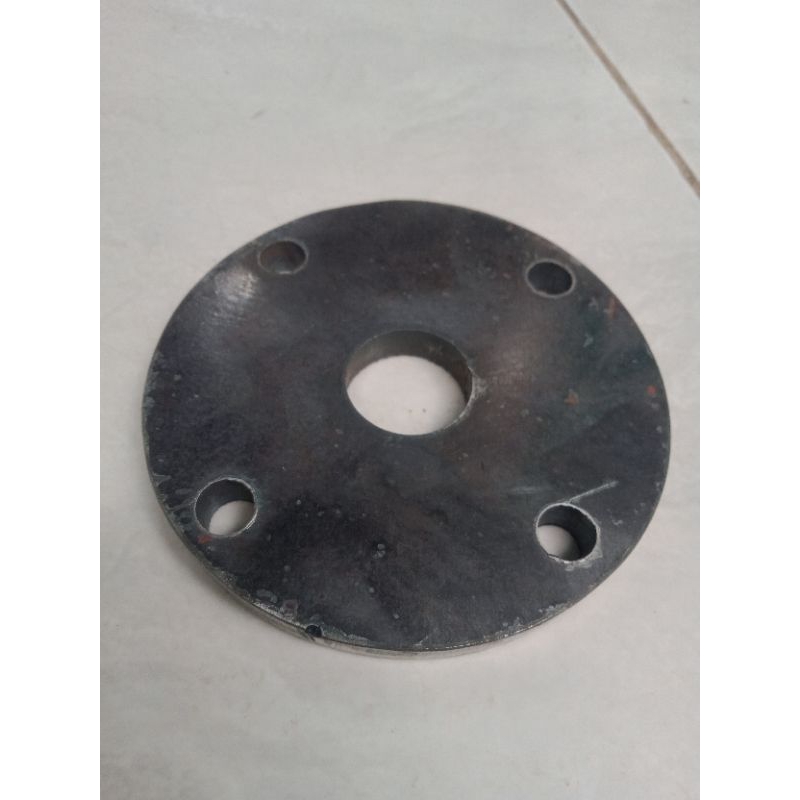 plat besi bulat diameter 100mm lubang tengah 25mm lubang sisi 10mm tebal 10mm