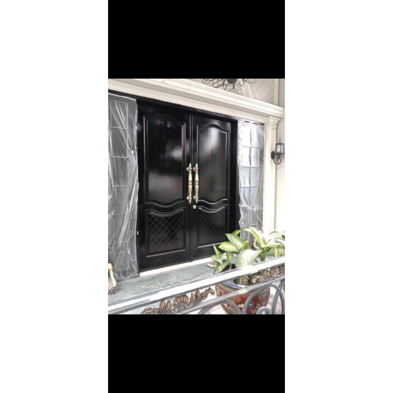 Jasa cat duco pintu hitam