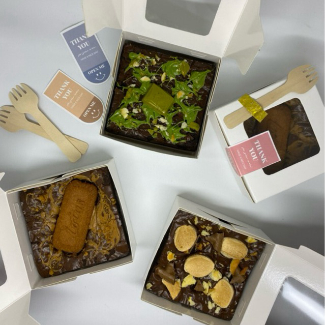 

FUDGYBROWNIE BY AQILAH