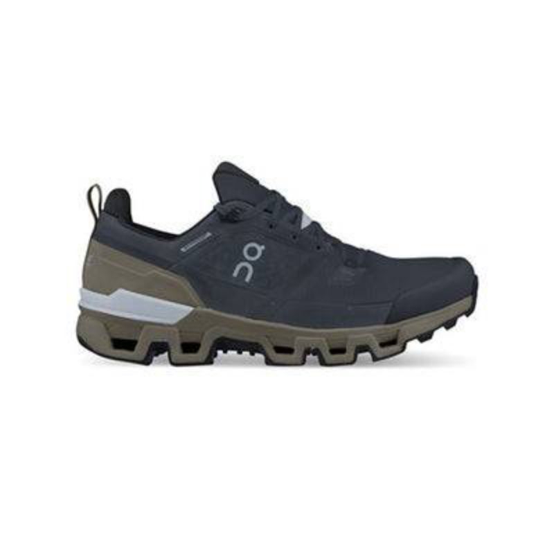 Sepatu running on cloud wander waterproof
