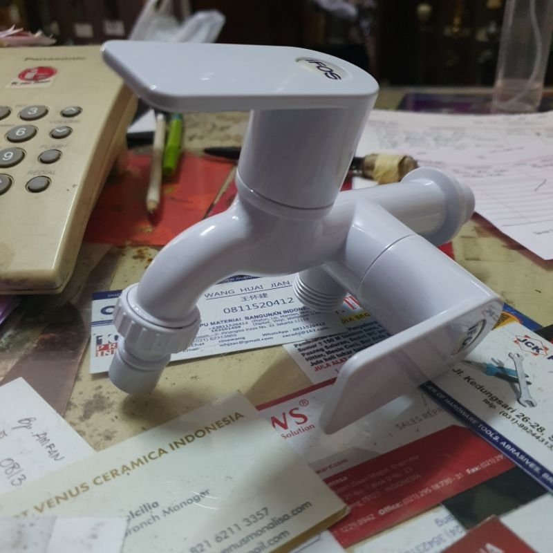 kran double cabang plastik IFOS