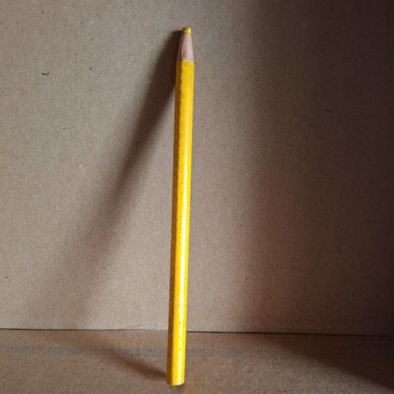 

pensil kaca/ dermatograph nippo kuning For skin, glass, metal, vinyl,celliphane etc