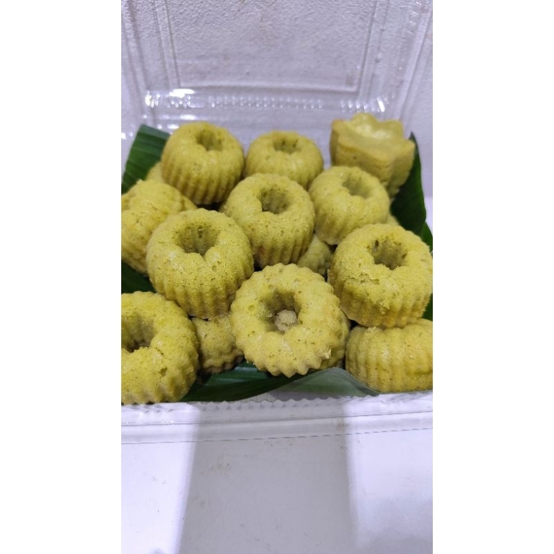 

Bolu kukus pandan kue khas kalimantan