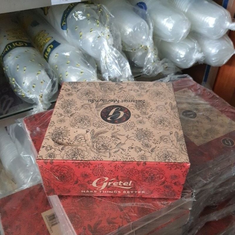 

( Ecer) Dus Makanan Batik Gretel Brown R10k ukuran 20cmx20cm dus kue atau dus makanan terlaris berkualitas dan elegant