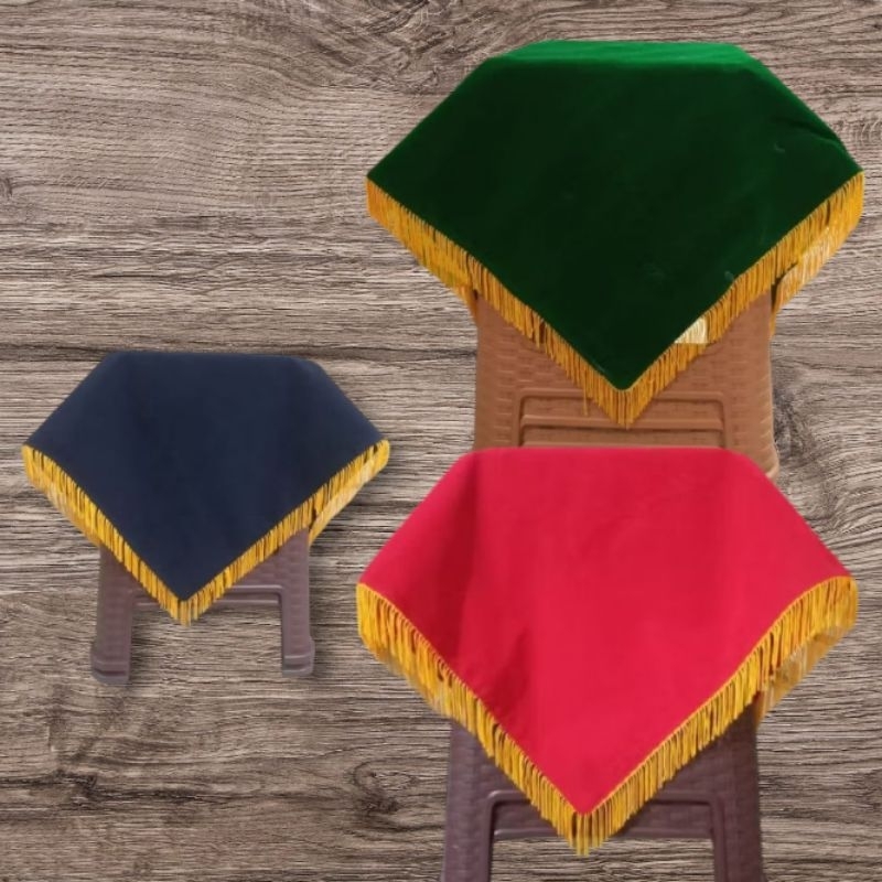 taplak baki terbuat dari bahan buludru ukuran 75x75cm pakai rumbai kuning mas Tampa logo polos