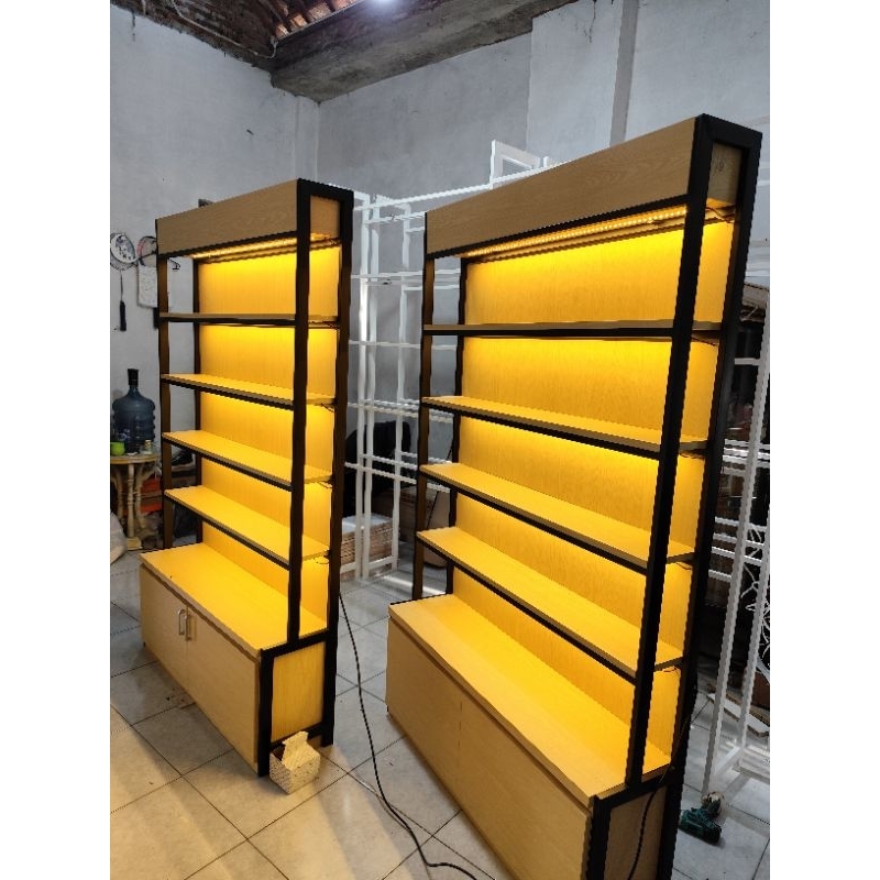 Rak display parfume model knockdown