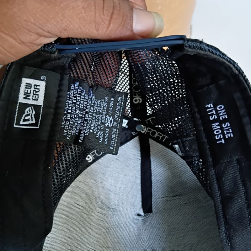 Topi second branded new era trucker jaring