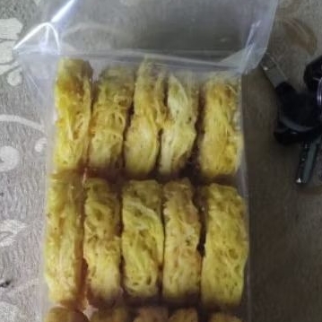 

Kerupuk kacumuih