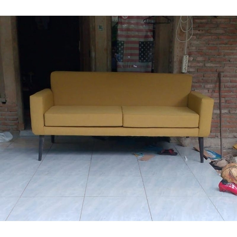 Sofa 3 Dudukan Minimalis Warna Mustard | Sofa Ruang Tamu Modern Elegan – READY STOK