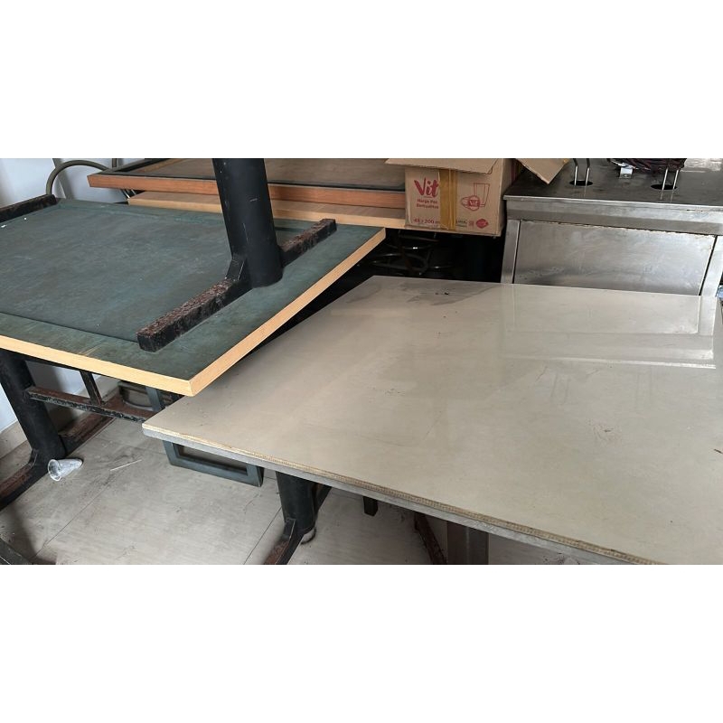 Meja Restoran Holo Besi Multiplek Hpl Bekas