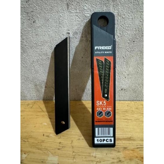 

Isi Cutter Kater Freed refill 0.6mm 1 PCS