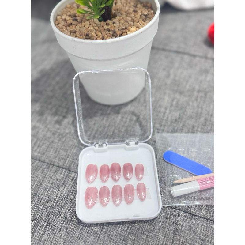 PRESS ON NAILS Soft pink Cat eye kuku sehat+toolkit menggunakan kutek gel yang sudah bpom