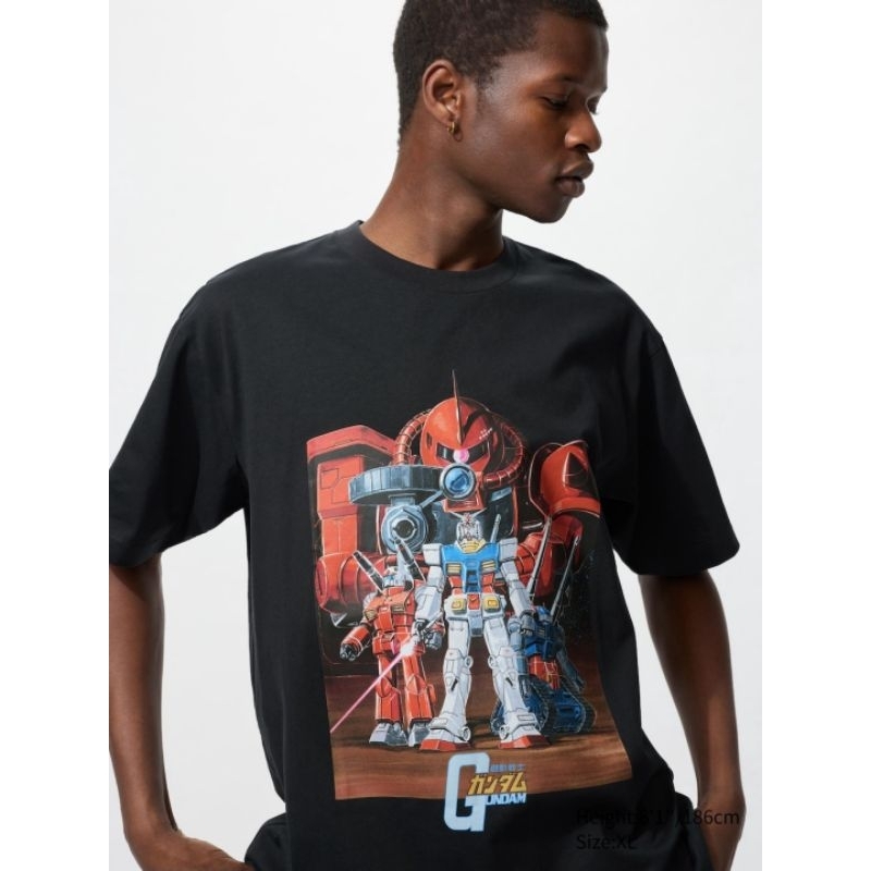 Uniqlo x Gundam- Gundam x uniqlo- Mobile Suit Gundam- GUNCANNON- GUNTANK- ZAKU II- tshirt uniqlo- ts