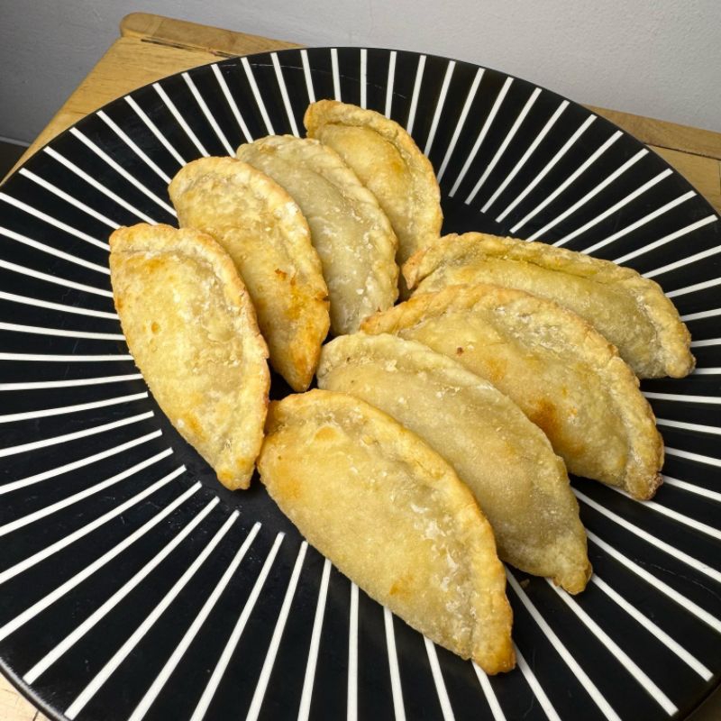 

Cireng Isi Usus Ayam Pedas (Isi 4pcs free Saus)