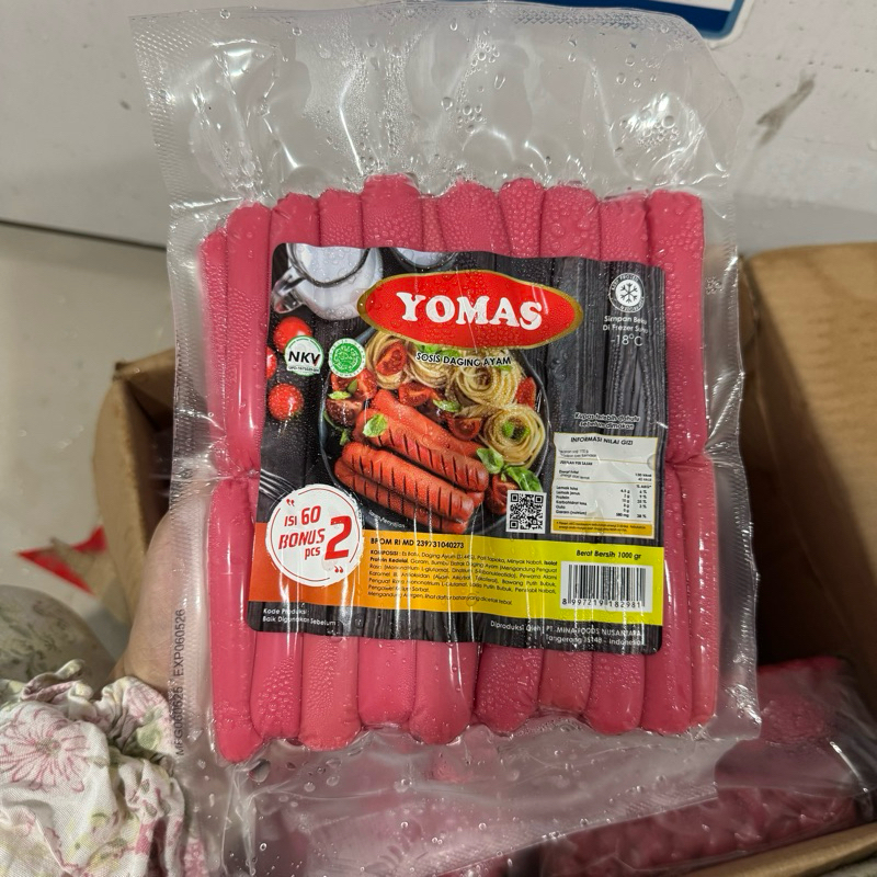 

Yomas Sosis Ayam Merah 1kg isi 60+2