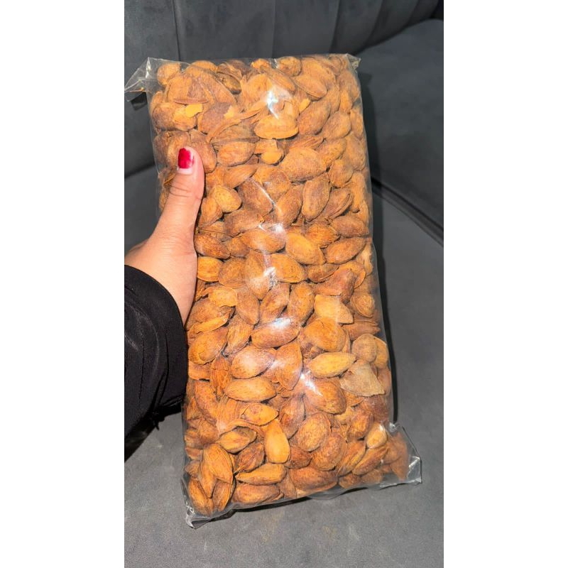 

Kacang almond super