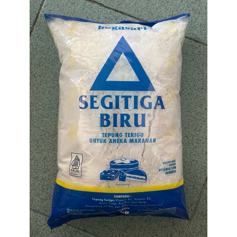 

Tepung Segitiga Biru kemasan 1kg