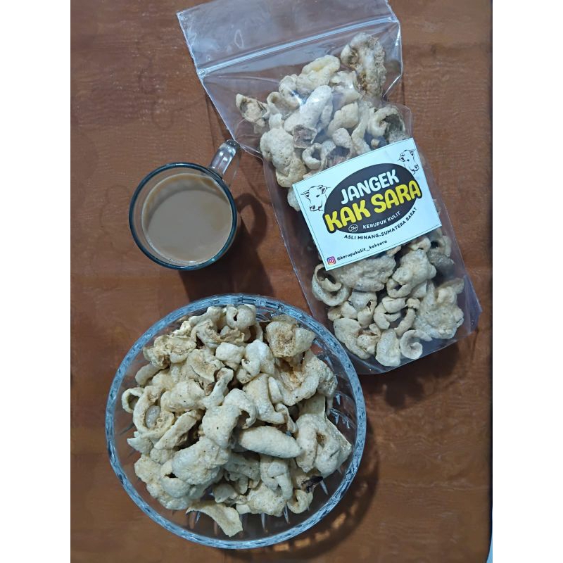 

Kerupuk kulit asli Minang (paruik)