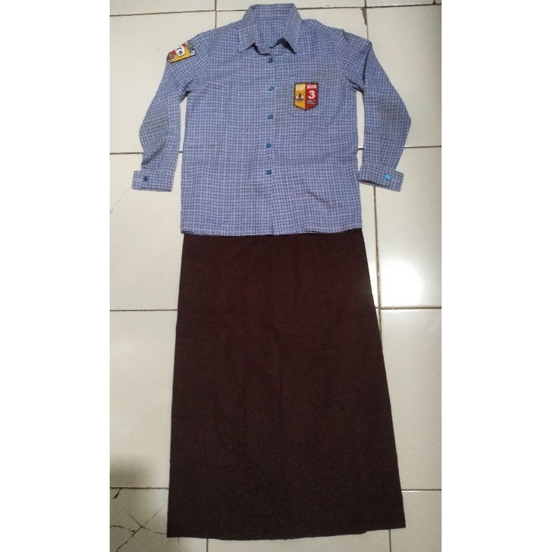 SERAGAM SMA/SMP ALMAMATER KOTAK KOTAK PRELOVED CEWEK GOOD CONDITION