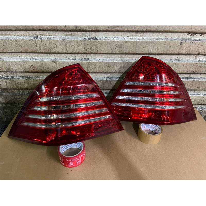 stoplamp lampu stop mercedes benz w203 sepasang