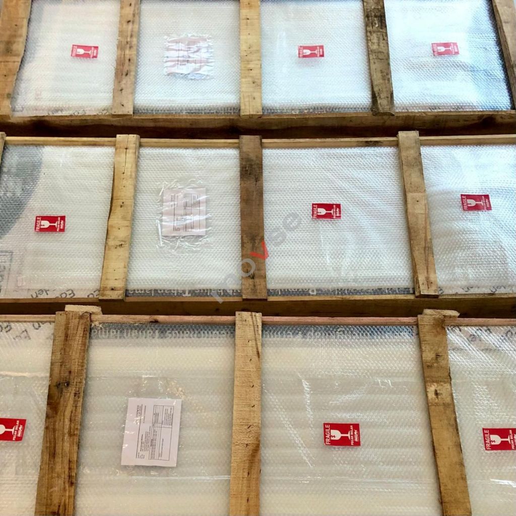 

Packing Kayu + Polyfoam + Bubble Wrap untuk Cargo Pintu atau Jendela: Luar Kota