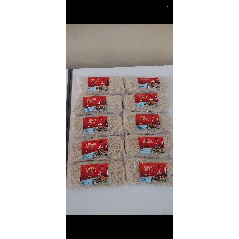 

Mie udon frozen kemasan ½