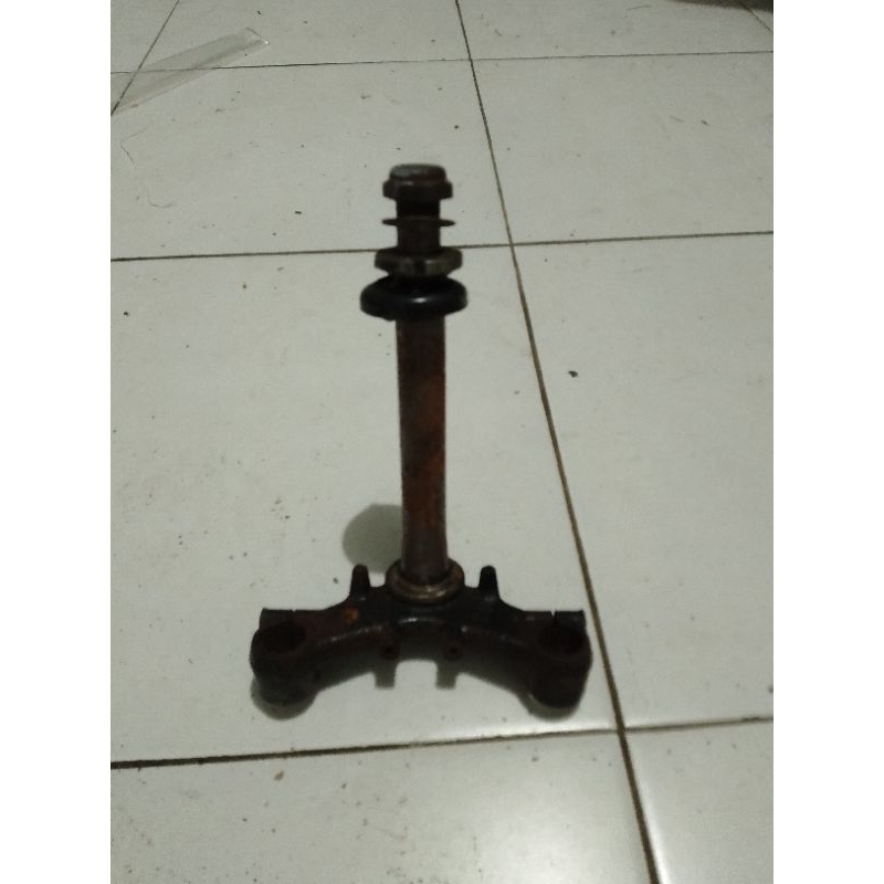 segitiga bawah Suzuki Satria fu