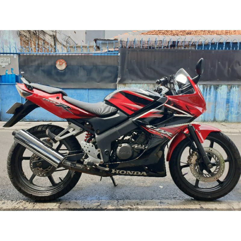 honda cbr old 150 merah thn 2007