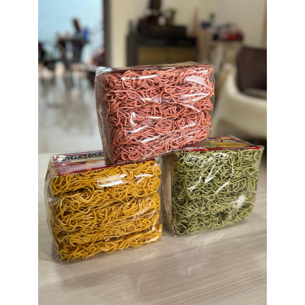 

Mie Kering Sayur & Buah | Sehat Alami – 100% Plant-Based | Varian Sawi, Labu Kuning, Buah Naga | Tanpa Pengawet & Telur