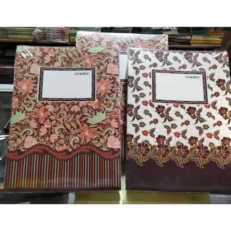 

1 pack isi 5 buku tulis OKEY isi 70 lembar motif batik campur