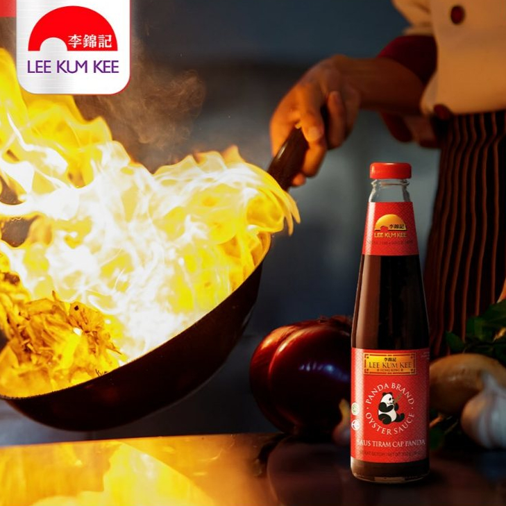 

Lee Kum Kee Oyster Sauce / Saus Tiram Cap Panda - 510 Gr/ 907 Gr
