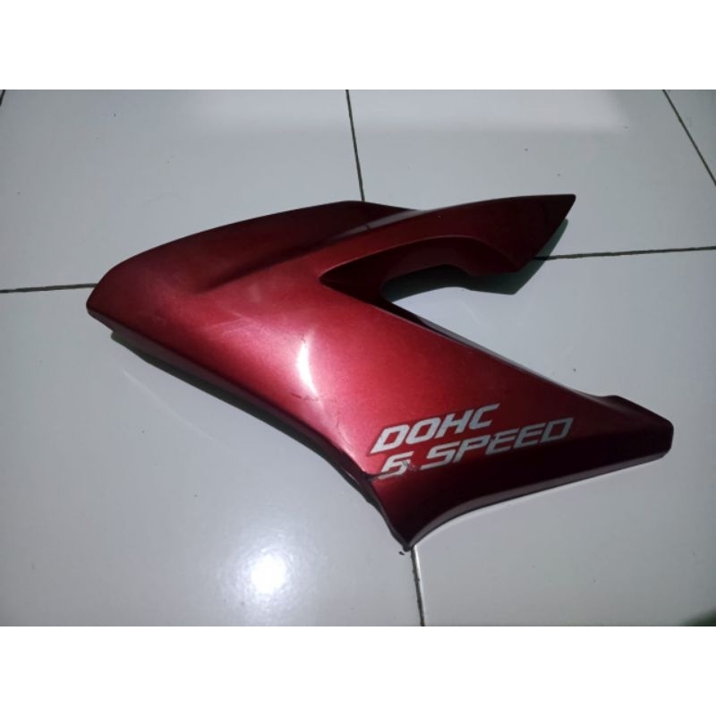 SHROUD R Cover Sayap Tangki samping kiri honda CB 150 R old lama merah maron asli original.