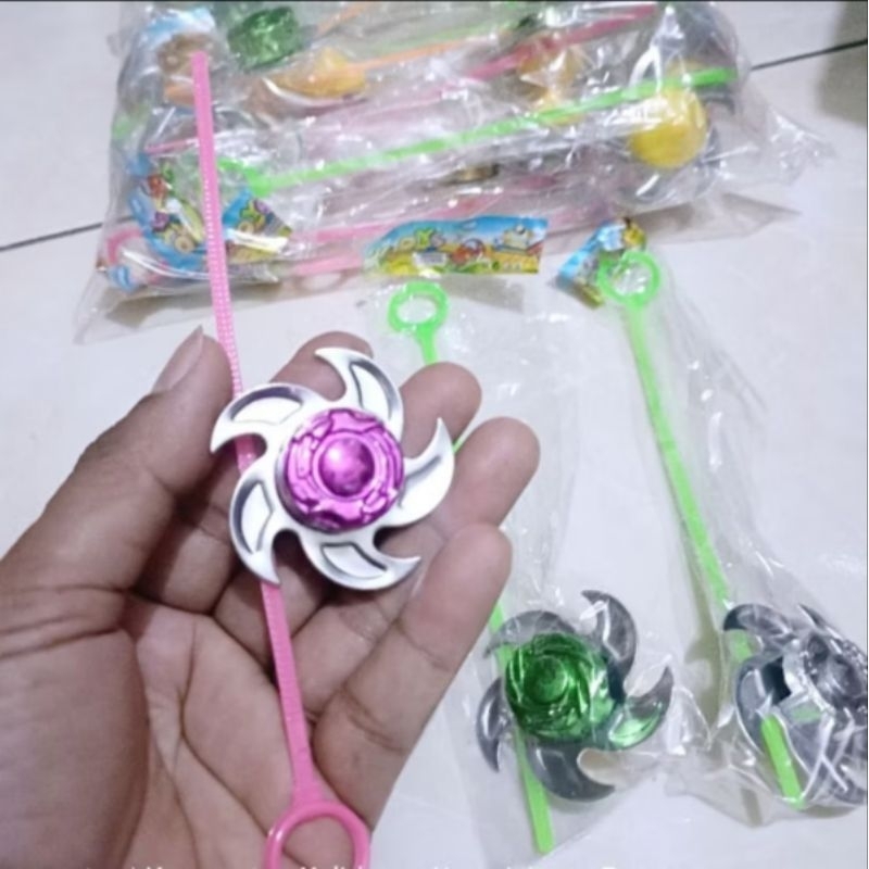 mainan gasing tarik blade / gangsing metalik / gasing besi